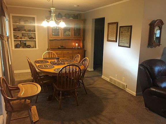 5th image of 853 Hoover Dr