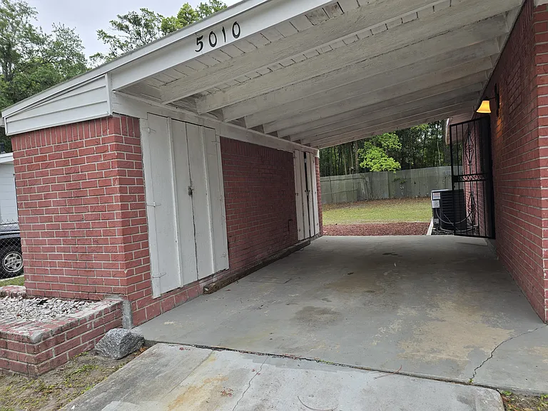5010 Fredericksburg Ave — Photo 1
