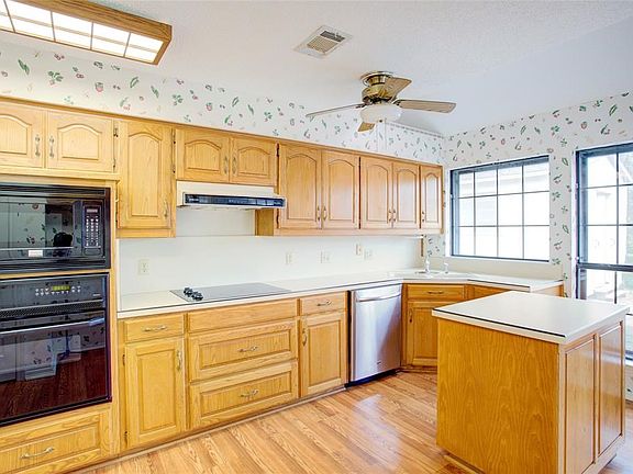 3rd image of 5307 Timber Green Dr