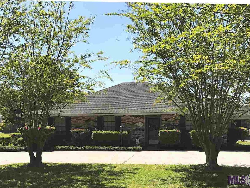 1st image of 215 Pecan Ave