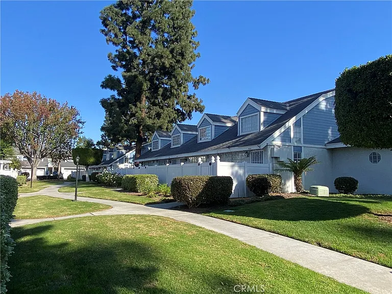 805 W Grondahl St — Photo 13