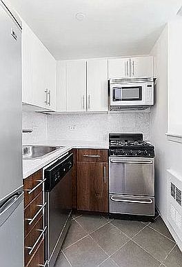 3rd image of 30 W 18th St APT 9B