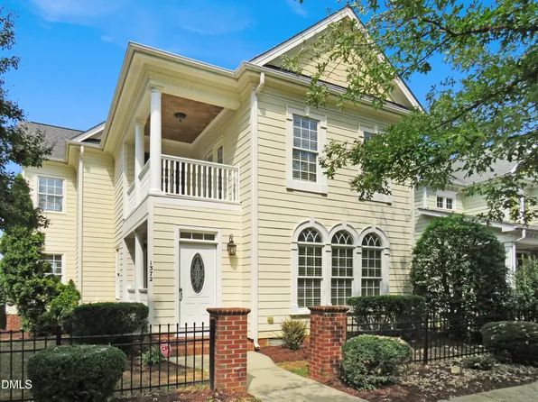 1372 Ileagnes Rd, Raleigh, NC 27603