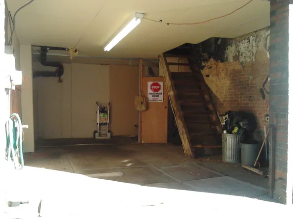 4424 Third Avenue image 5 of 33