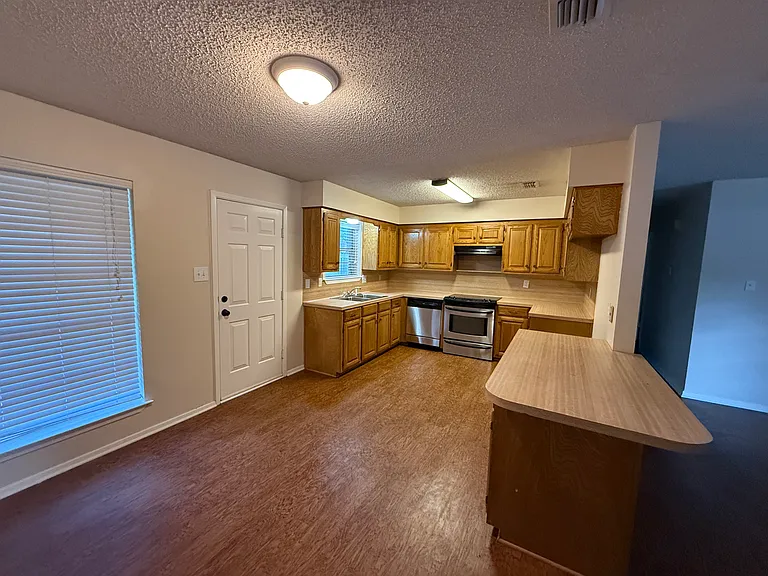 1408 N Newsom St #A — Photo 3