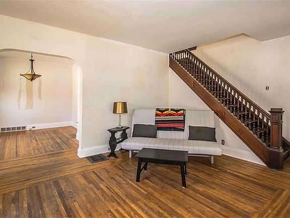 5th image of 17118 Larchwood Ave