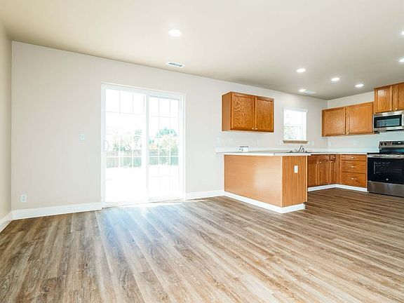 3rd image of 20821 119th Ave E #1