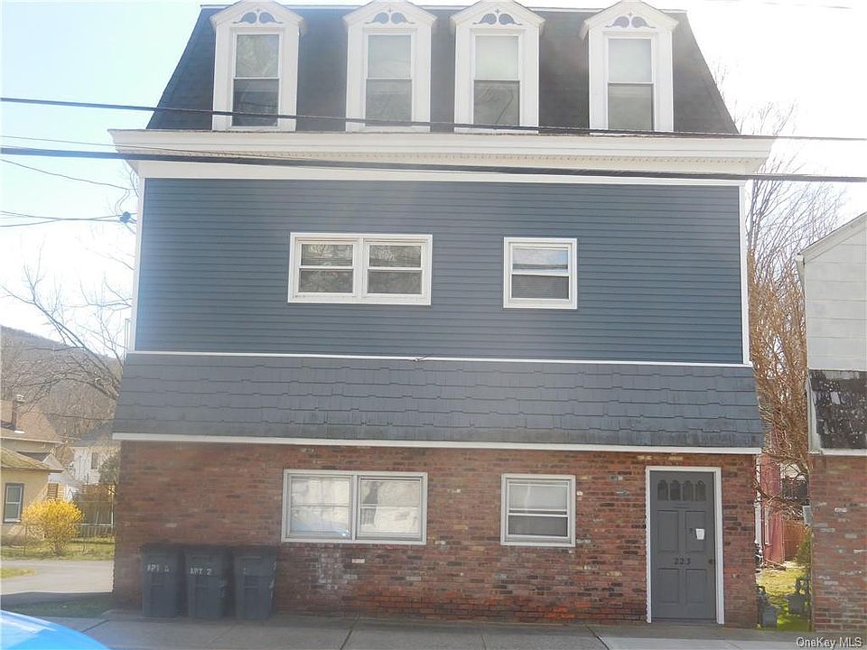 1st image of 223 Hudson St #3