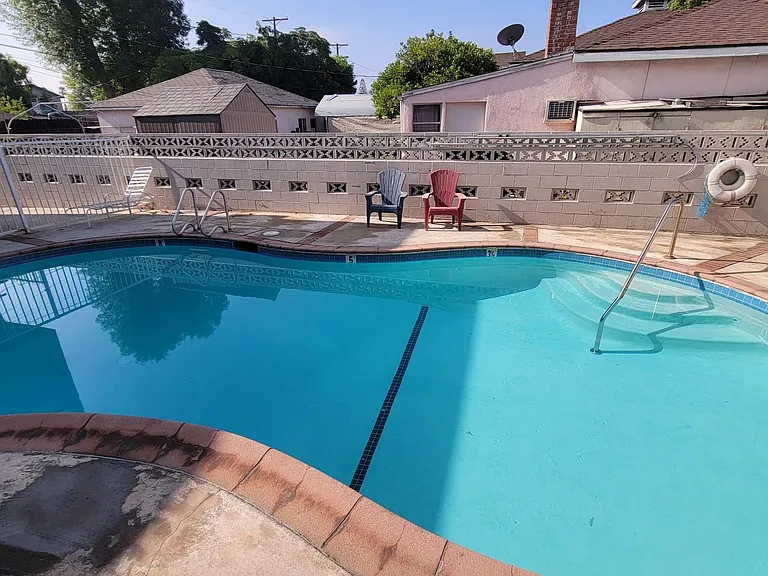 6336 Tujunga Ave — Photo 4
