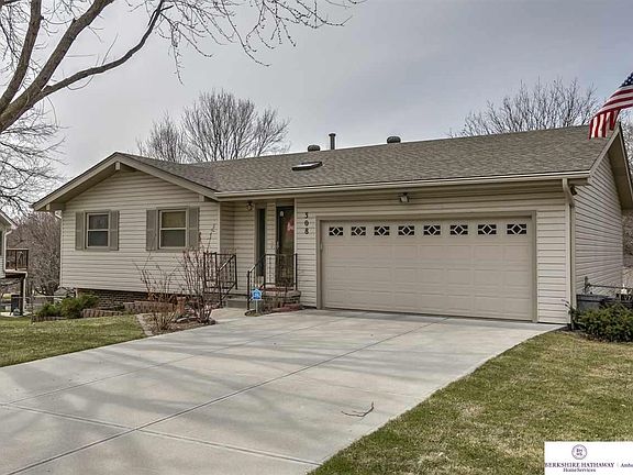 2nd image of 308 N 153rd Avenue Cir