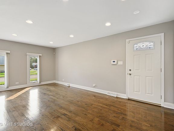 3rd image of 8136 S Claremont Ave