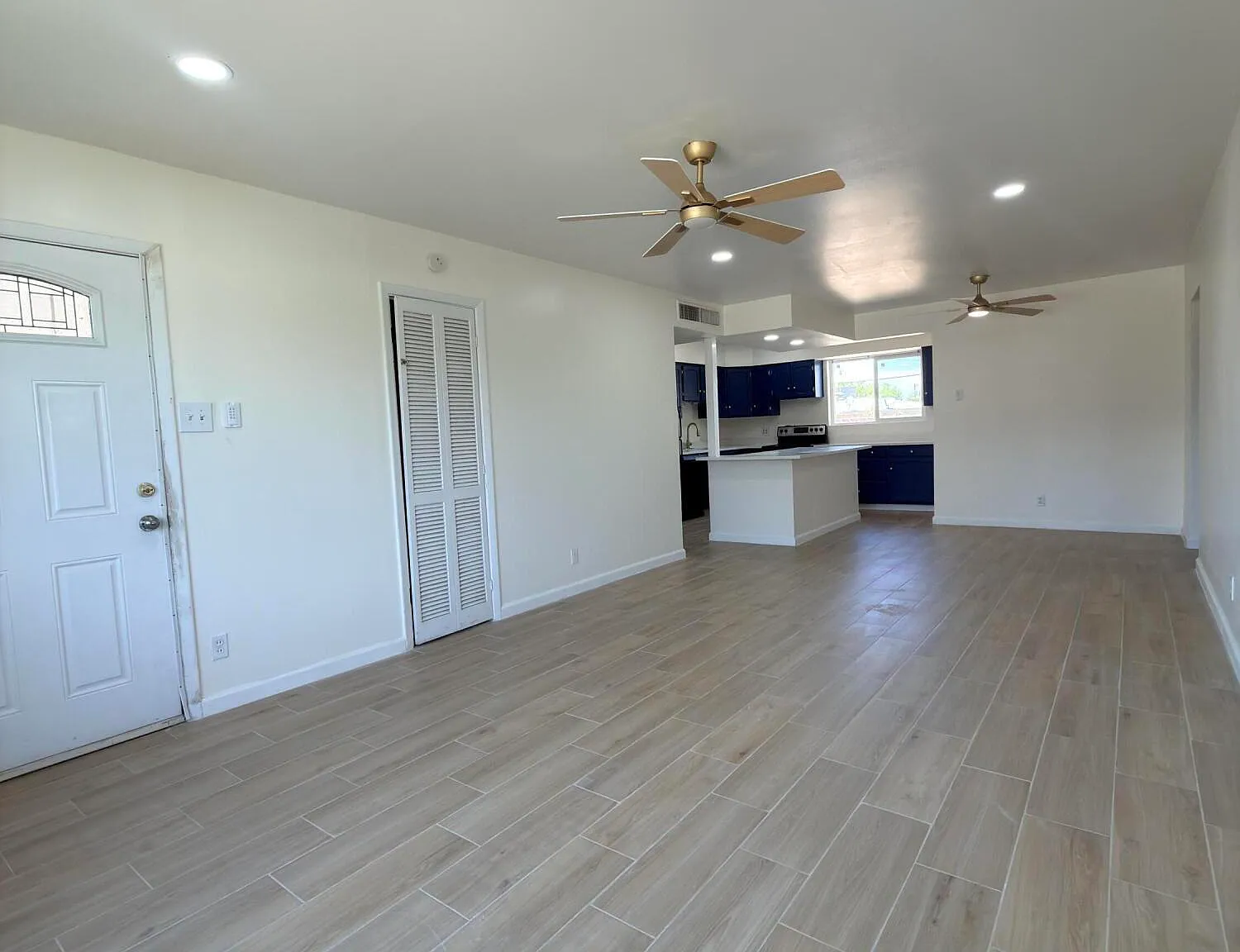 3 bed, 1.5 bath, 1474 sqft, $1,990 — Photo 4