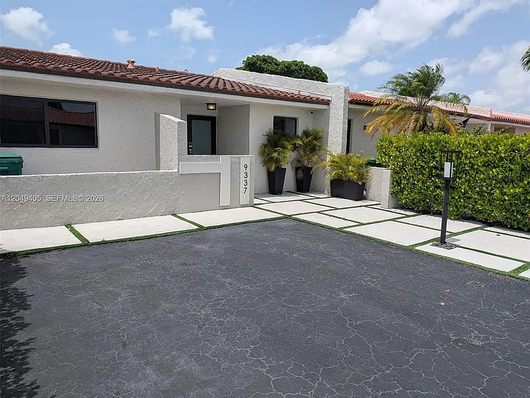 9337 SW 6th Ter #0 — Photo 23