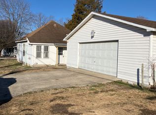 513 S Russell St, West Frankfort, IL 62896
