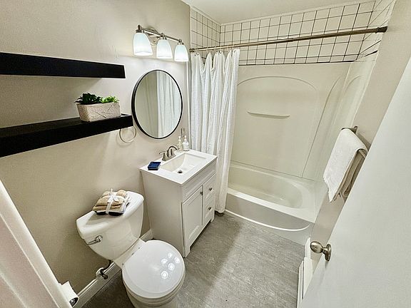 5th image of 1121 Petra Pl APT 4