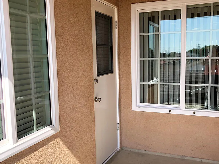 2502 W Via Corona #1/2 — Photo 75