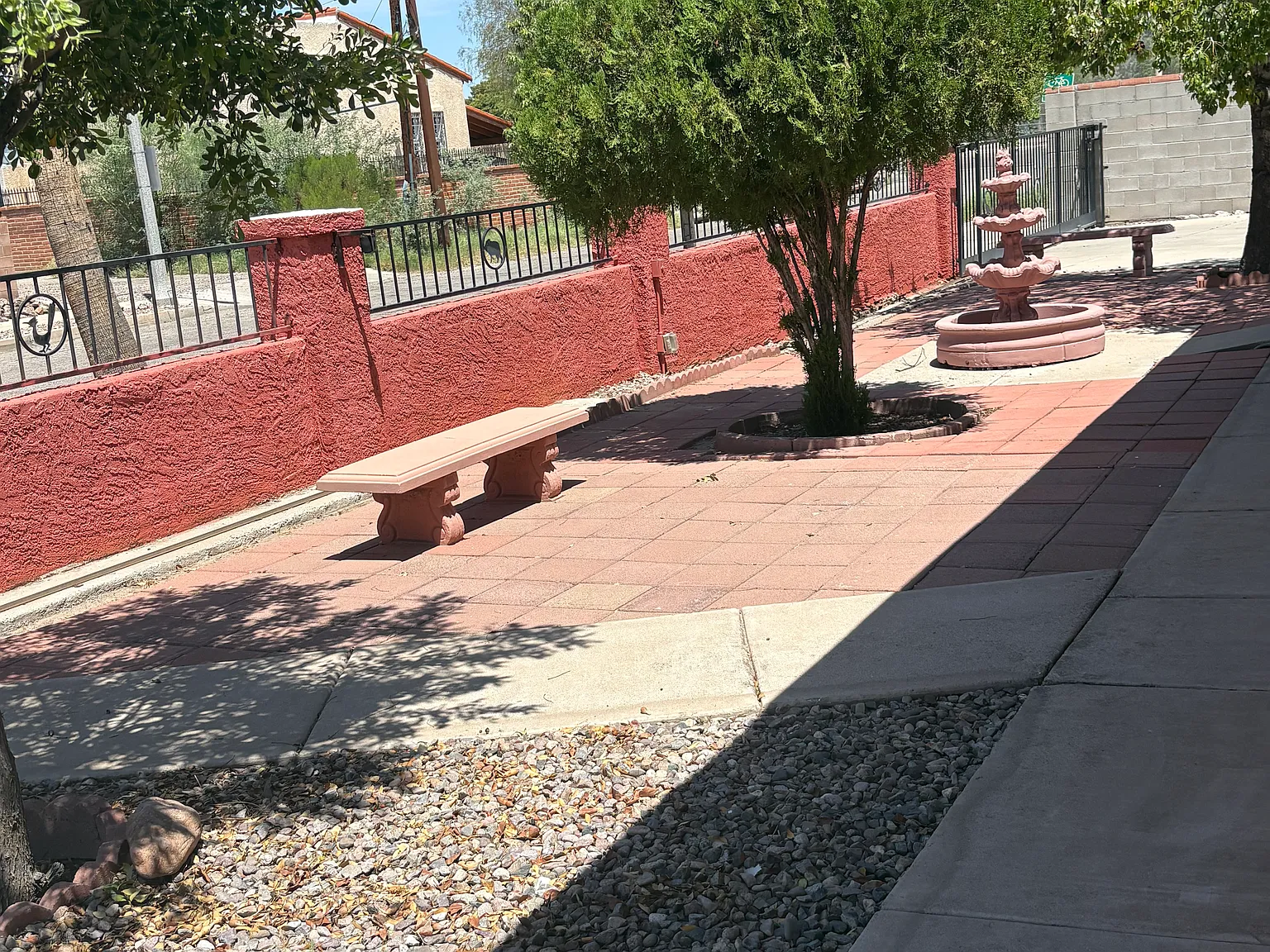 1014 N Seminole Ave — Photo 2