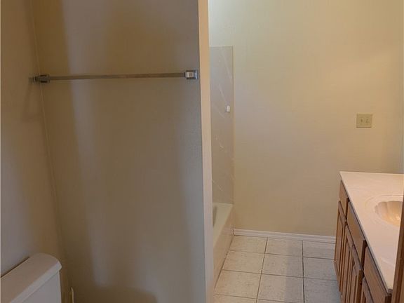 4th image of 3061 Madison Ave