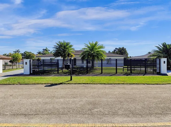 3001 SW 111th Avenue, Miami, FL 33165