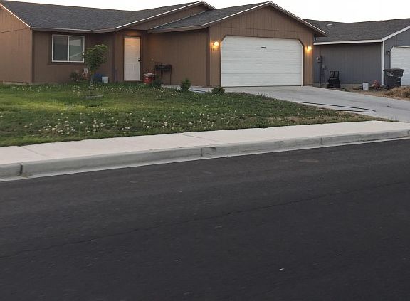 3rd image of 1035 S 11th Ave