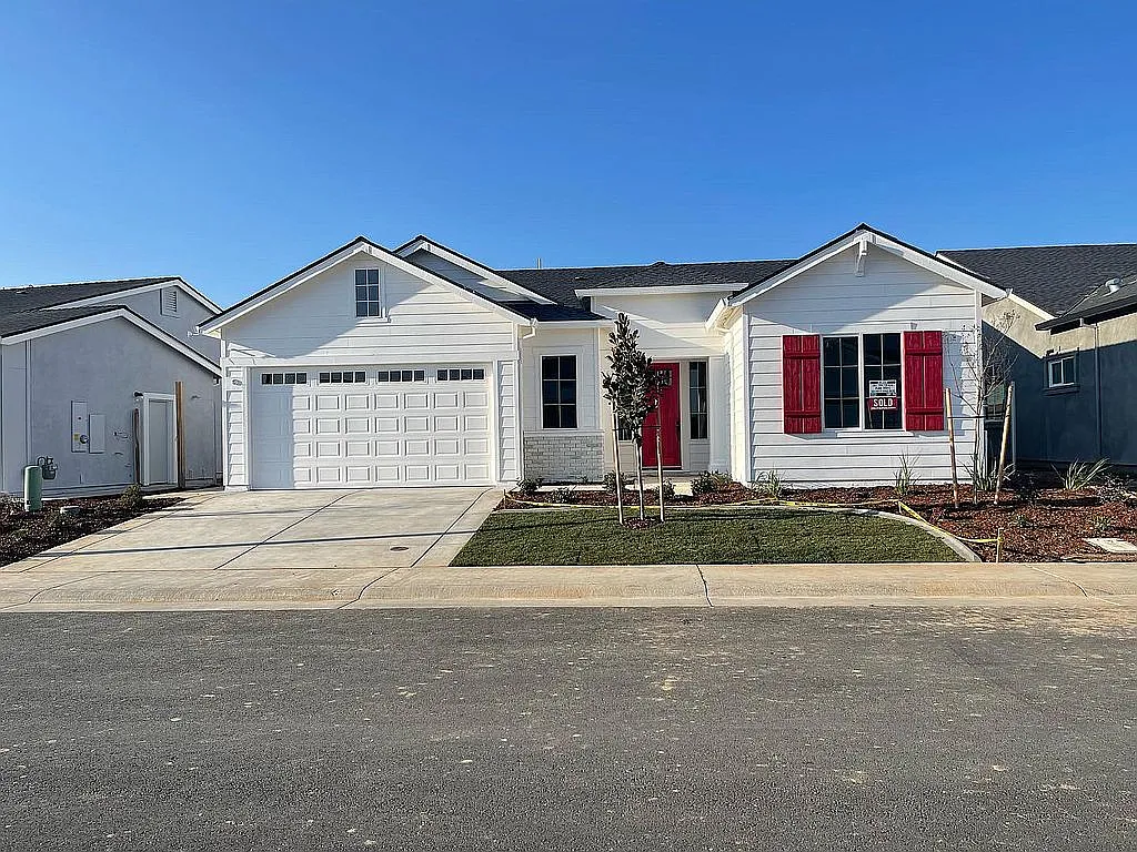 5072 Misty Ridge Dr photo 1