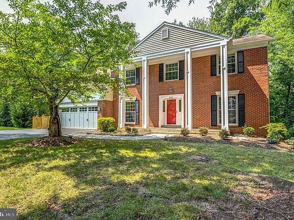 4th image of 2669 Oakton Glen Dr