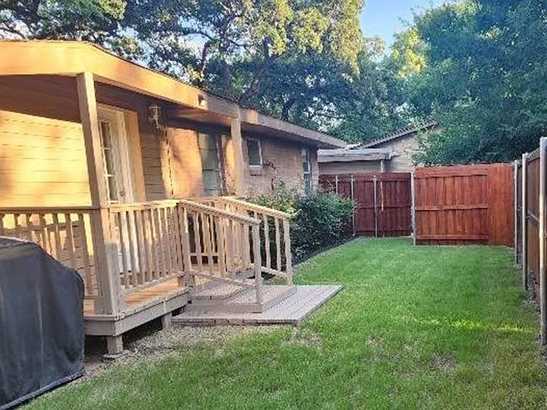 1218 N Center St — Photo 11