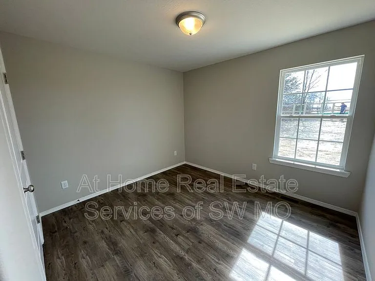 204 E Seminole St — Photo 13