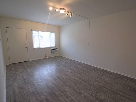2nd image of 11854 Chandler Blvd APT 1