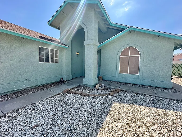 3905 Raymond Ave — Photo 5