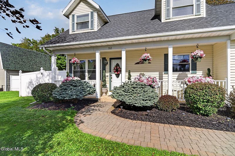 2nd image of 52 Troy Avenue