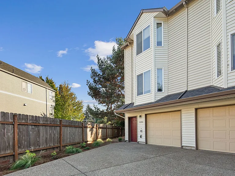 5286-5290 SW 174th Ter — Photo 8