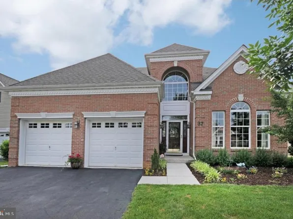 37 Norton Ave, Hightstown, NJ 08520