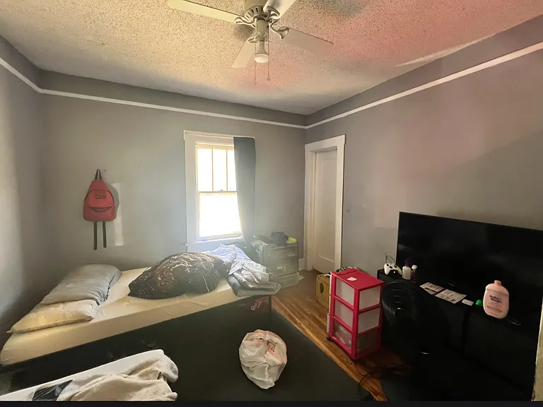 1258 E Division St — Photo 10