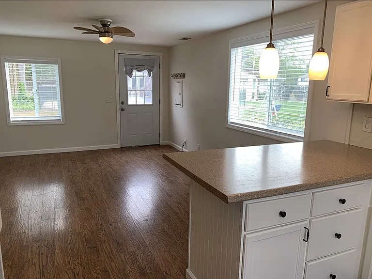 Sherry Ln — Photo 4