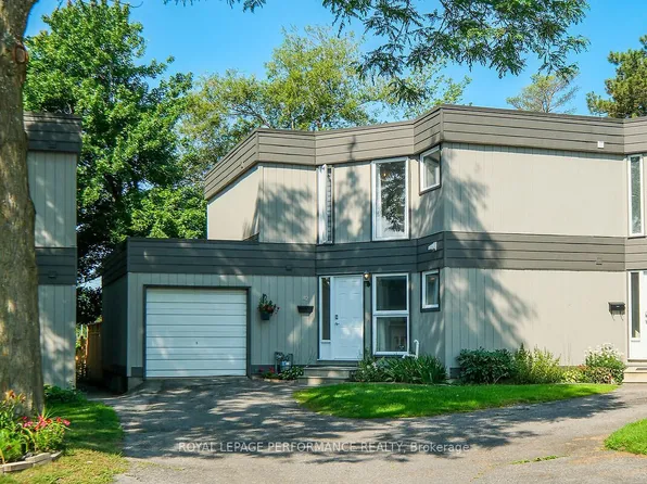 42 Compata Way, Ottawa, ON K1B 4W9