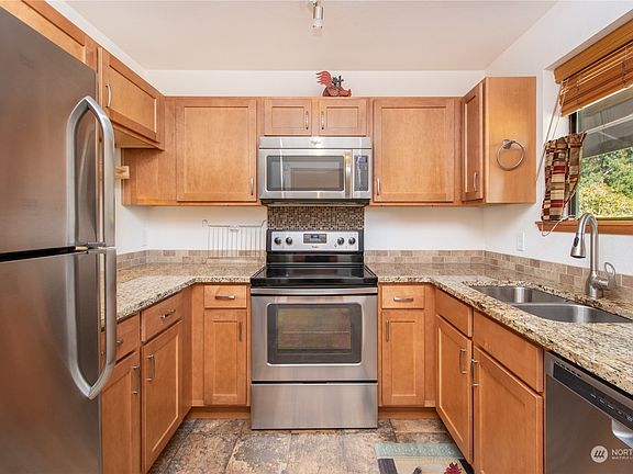 3rd image of 1311 N Highlands Parkway #2