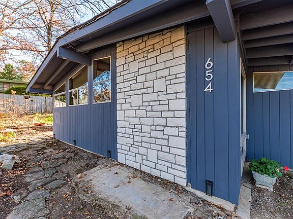 3rd image of 654 Craigwoods Dr