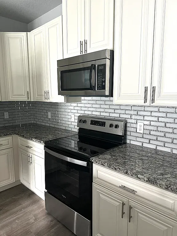 3 bed, 1185 sqft, $1,800 — Photo 3