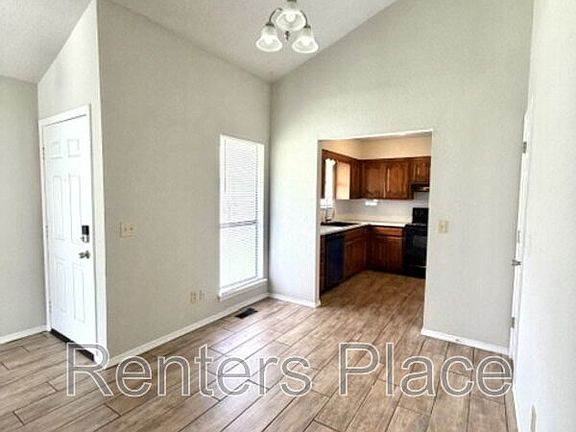 5th image of 1548 E 74th St
