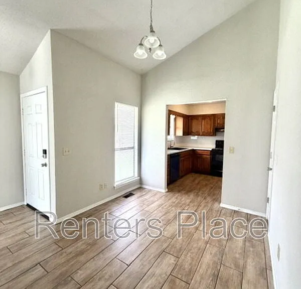 1548 E 74th St — Photo 5