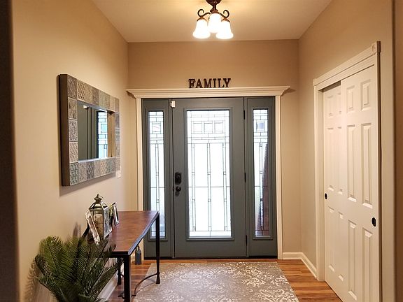 4th image of 3413 S Glasgow Cir