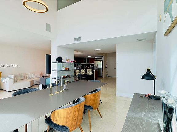 2nd image of 3131 NE 188th St APT 2310