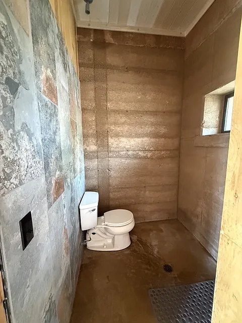 Studio, 1.5 bath, 700 sqft, $1,600 — Photo 4