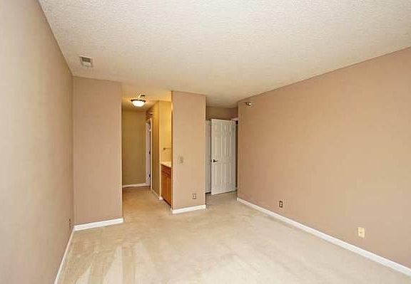 5th image of 6165 Chasewood Pkwy APT 3