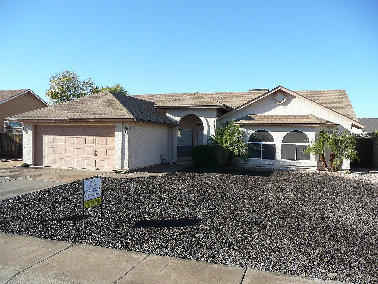 3 bed, 2.5 bath, 1600 sqft, $2,095 — Photo 1