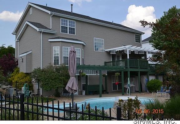 4th image of 501 Glen Oak Dr
