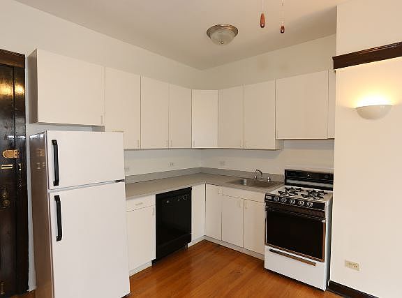 4th image of 816 W Waveland Ave APT 23