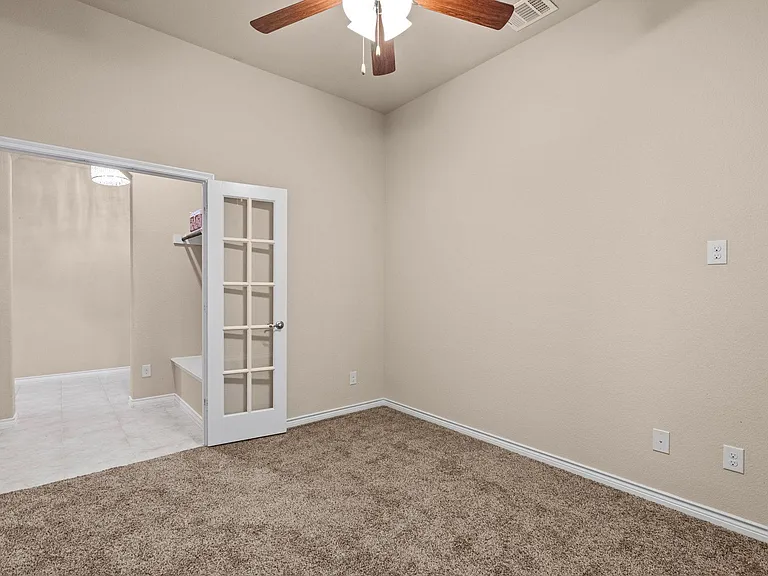 2104 Lake Cliff Dr — Photo 14