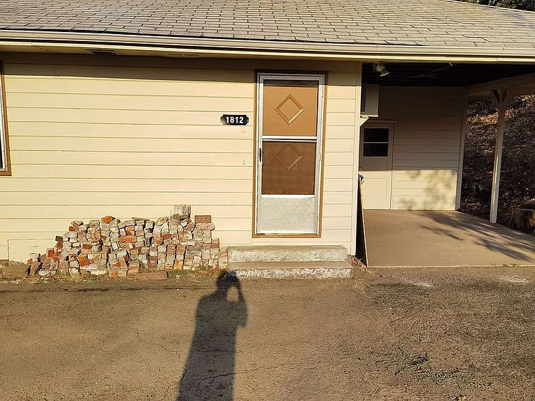 1812 NW Dogwood St — Photo 10